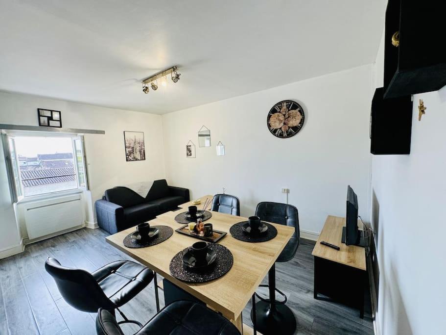 Isval Wifi-Hyper Centre Cognac Apartment ภายนอก รูปภาพ