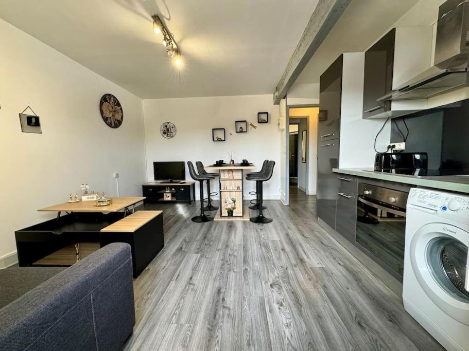 Isval Wifi-Hyper Centre Cognac Apartment ภายนอก รูปภาพ