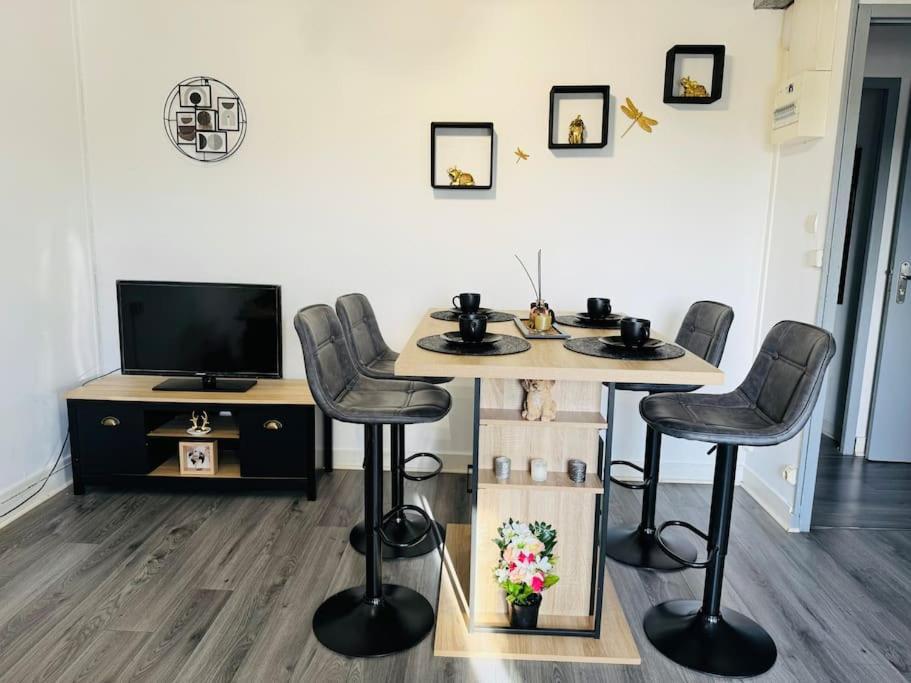 Isval Wifi-Hyper Centre Cognac Apartment ภายนอก รูปภาพ
